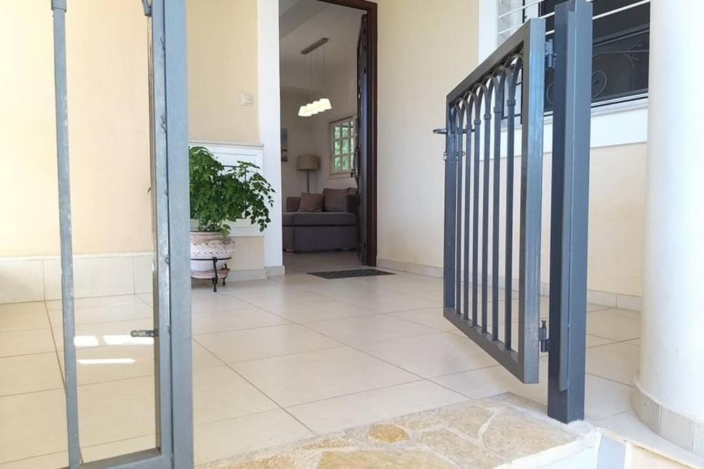 New, Modern, Bright And Independent Apartment 83 M2, With Garden, 5Min To The Beach And The City Center Kalamata Exteriör bild