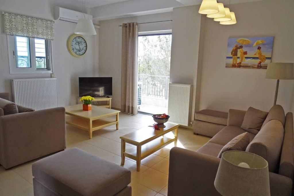 New, Modern, Bright And Independent Apartment 83 M2, With Garden, 5Min To The Beach And The City Center Kalamata Exteriör bild