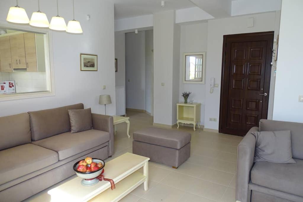 New, Modern, Bright And Independent Apartment 83 M2, With Garden, 5Min To The Beach And The City Center Kalamata Exteriör bild