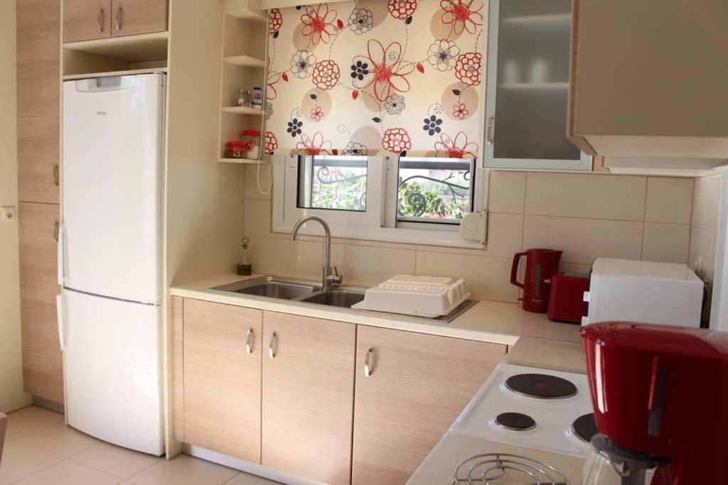 New, Modern, Bright And Independent Apartment 83 M2, With Garden, 5Min To The Beach And The City Center Kalamata Exteriör bild