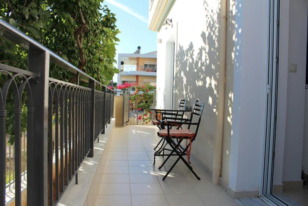 New, Modern, Bright And Independent Apartment 83 M2, With Garden, 5Min To The Beach And The City Center Kalamata Exteriör bild